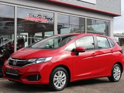 Rot Gebraucht 2018 Honda Jazz Comfort Kleinwagen | 15.900 € (Etwas zu teuer)
