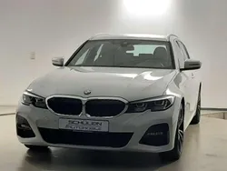 Alpinweiss iii Gebraucht 2019 BMW 320 M Sport Kombi | 25.980 € (Fairer Preis)
