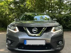 Grau Gebraucht 2016 Nissan X-Trail Tekna SUV | 13.500 € (Fairer Preis)