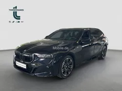 Schwarz Gebraucht 2024 BMW 520 M Sport Kombi | 52.470 € (Superpreis)