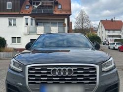Grau Gebraucht 2019 Audi Q2 S-Line SUV | 22.900 € (Etwas zu teuer)