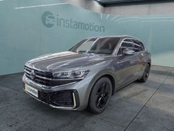 Grau Gebraucht 2024 VW Touareg R-line SUV | 63.590 € (Teuer)