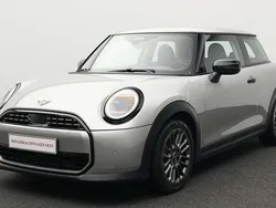 Grau Gebraucht 2024 Mini Cooper Classic Kleinwagen | 24.946 € (Guter Preis)