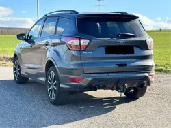 Grau Gebraucht 2018 Ford Kuga ST-Line SUV | 17.499 € (Fairer Preis)