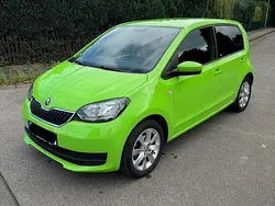 Grün Gebraucht 2018 VW up! Kleinwagen | 7.777 € (Guter Preis)