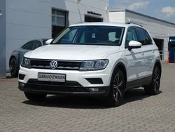 Oryxweiß perlmutteffekt (metallic) Gebraucht 2018 VW Tiguan Sound SUV | 21.990 € (Guter Preis)