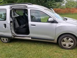 Grau Gebraucht 2016 Dacia Dokker Van | 5.500 € (Teuer)