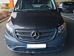 Grau Gebraucht 2019 Mercedes Vito Van / Kleinbus | 21.900 € (Fairer Preis)