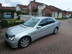 Silber metallic Gebraucht 2005 Mercedes C220 Avantgarde Limousine | 10.999 €