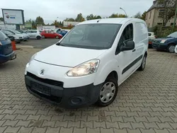 Weiß Gebraucht 2015 Peugeot Partner Comfort Van / Kleinbus | 2.750 € (Fairer Preis)