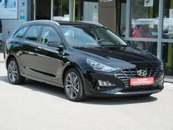 Schwarz Gebraucht 2022 Hyundai i30 Trend Kombi | 19.890 € (Fairer Preis)