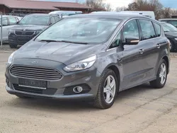 Grau Gebraucht 2018 Ford S-MAX Titanium Van / Kleinbus | 15.800 € (Fairer Preis)