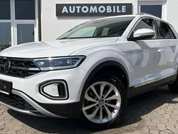 Pure white Gebraucht 2024 VW T-Roc Style SUV | 30.469 € (Fairer Preis)