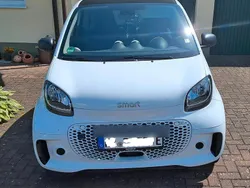 Weiß Gebraucht 2020 Smart ForTwo Electric Drive Kleinwagen | 10.500 € (Etwas zu teuer)