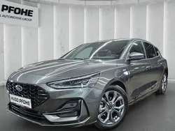 Grau Gebraucht 2024 Ford Focus ST-Line X Limousine | 25.550 € (Guter Preis)