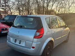 Grau Gebraucht 2007 Renault Scénic II Van / Kleinbus | 2.000 € (Fairer Preis)