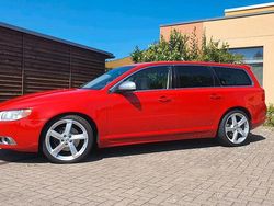 Rot Gebraucht 2012 Volvo V70 R-Design Kombi | 9.900 €