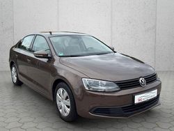 Braun Gebraucht 2011 VW Jetta Trendline Limousine | 5.990 € (Guter Preis)