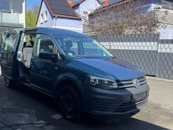 Grün Gebraucht 2016 VW Caddy Maxi Trendline Van / Kleinbus | 17.900 € (Fairer Preis)