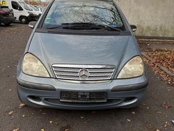 Blau Gebraucht 2004 Mercedes A140 Kleinwagen | 750 €