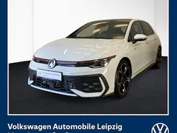 Pure white uni / dach in schwarz Gebraucht 2024 VW Golf VIII GTI Limousine | 41.930 € (Guter Preis)