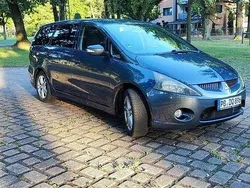 Grau Gebraucht 2005 Mitsubishi Grandis Intense Van / Kleinbus | 2.950 € (Teuer)