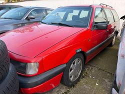 Rot Gebraucht 1989 VW Passat Kombi | 1.490 €