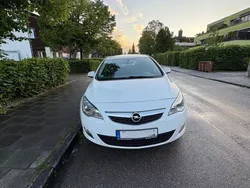 Weiß Gebraucht 2011 Opel Astra Edition Limousine | 3.999 € (Guter Preis)