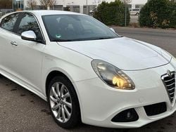 Weiß Gebraucht 2011 Alfa Romeo Giulietta Limousine | 4.600 € (Guter Preis)