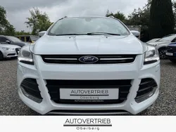 Weiß Gebraucht 2014 Ford Kuga SUV | 11.990 € (Etwas zu teuer)