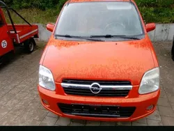 Rot Gebraucht 2005 Opel Agila Kleinwagen | 1.700 € (Etwas zu teuer)