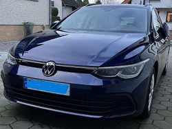 Blau Gebraucht 2021 VW Golf VIII Life Kombi | 23.500 € (Fairer Preis)