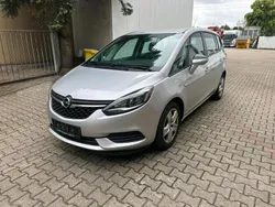 Silber Gebraucht 2017 Opel Zafira Van / Kleinbus | 5.200 € (Fairer Preis)