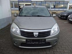 Basaltgrau Gebraucht 2009 Dacia Sandero Lauréate Limousine | 2.950 € (Teuer)