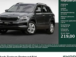 Grau Gebraucht 2024 Skoda Karoq Selection SUV | 31.357 € (Fairer Preis)