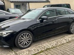 Schwarz Gebraucht 2022 Mercedes CLA200 Shooting Brake Kombi | 20.229 € (Fairer Preis)