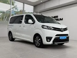 Weiß Gebraucht 2020 Toyota Proace Verso Team Kombi | 32.490 € (Superpreis)