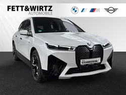 Mineralweiss metallic Gebraucht 2023 BMW iX Sport Line SUV | 76.790 € (Guter Preis)