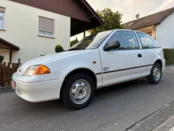 Weiß Gebraucht 2000 Suzuki Swift GLS Kleinwagen | 4.987 €