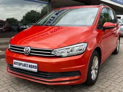 Orange Gebraucht 2017 VW Touran Comfortline Van / Kleinbus | 14.999 € (Fairer Preis)