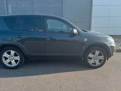 Grau Gebraucht 2008 Toyota RAV4 SUV | 3.990 € (Fairer Preis)