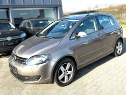 Kaschmirbraun metallic Gebraucht 2012 VW Golf Plus Cross Comfortline Van / Kleinbus | 8.990 € (Etwas zu teuer)