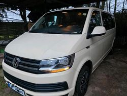Beige Gebraucht 2017 VW Caravelle Van / Kleinbus | 13.300 €
