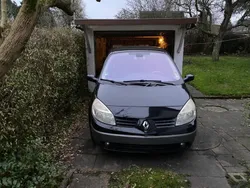 Schwarz Gebraucht 2005 Renault Scénic II Expression Van / Kleinbus | 2.999 € (Teuer)