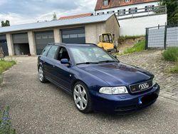 Blau Gebraucht 1998 Audi S4 Kombi | 11.490 €