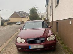 Rot Gebraucht 2000 Mercedes C200 Limousine | 3.500 €