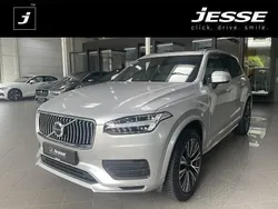 Bright silver metallic / metal (metallic) Gebraucht 2021 Volvo XC90 Momentum SUV | 45.990 € (Superpreis)