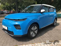 Surf blue / white (s) Gebraucht 2024 Kia Soul EV Vision SUV | 28.990 € (Teuer)