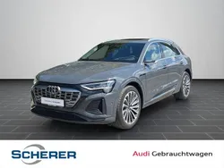 Grau Gebraucht 2023 Audi Q8 e-tron Comfort SUV | 47.700 €