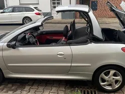 Silber Gebraucht 2002 Peugeot 206 CC Cabrio | 3.199 € (Teuer)